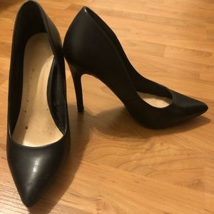 Madden Girl Black Pumps